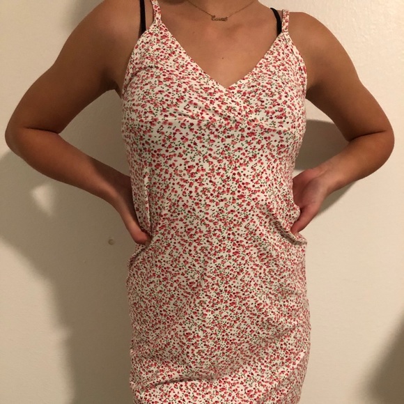 Brandy Melville Dresses & Skirts - brandy melville flower dress